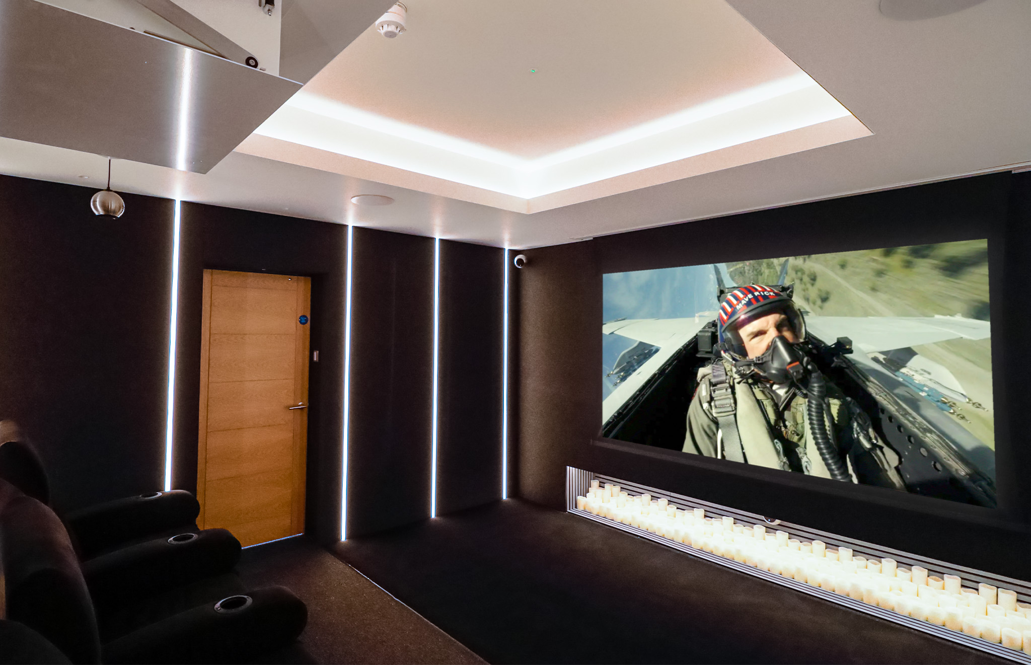 Turn any room in your house into a HOME CINEMA with the MagCubic Proje